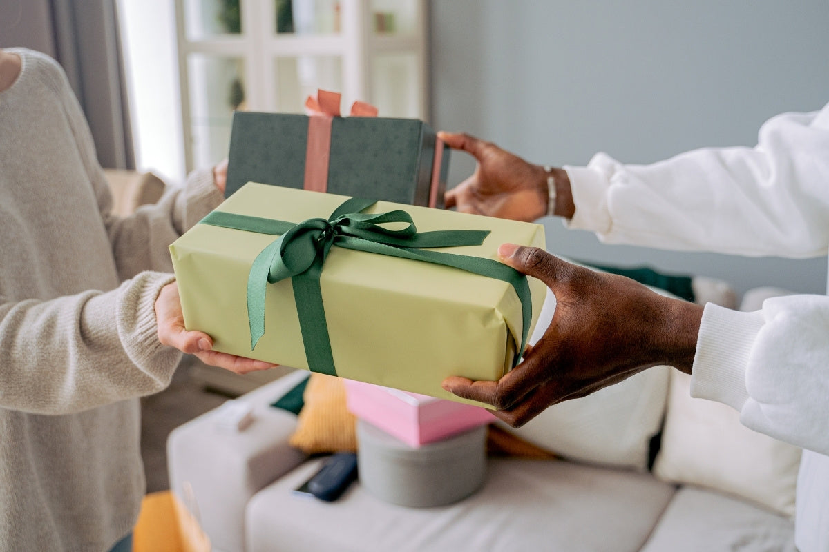 exchanging custom corporate gifts in the workplace