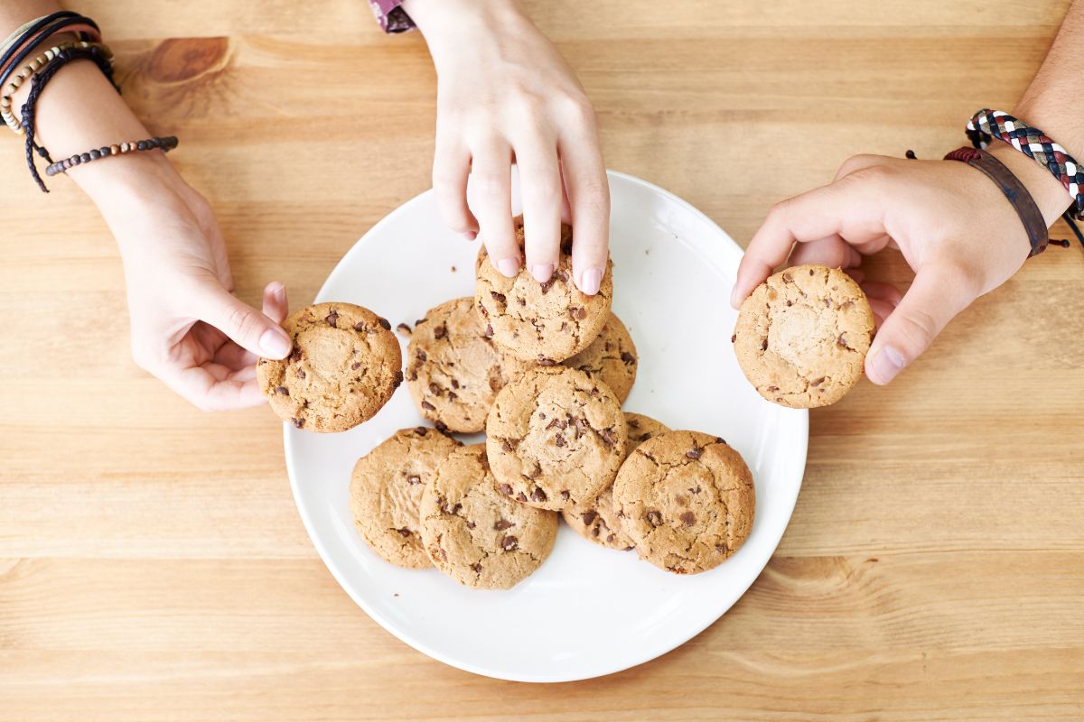 Why Giving Snacks Makes the Gift Even Sweeter