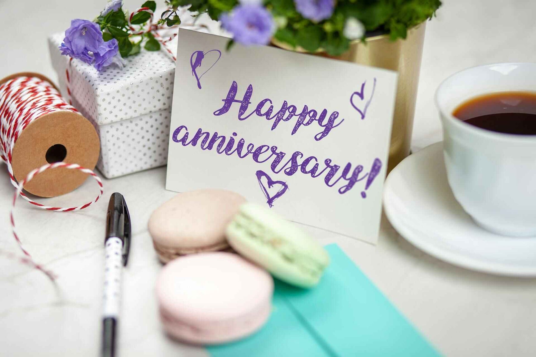 anniversary gifts; card; macarons; presents; flowers; tea; anniversary gifts ideas