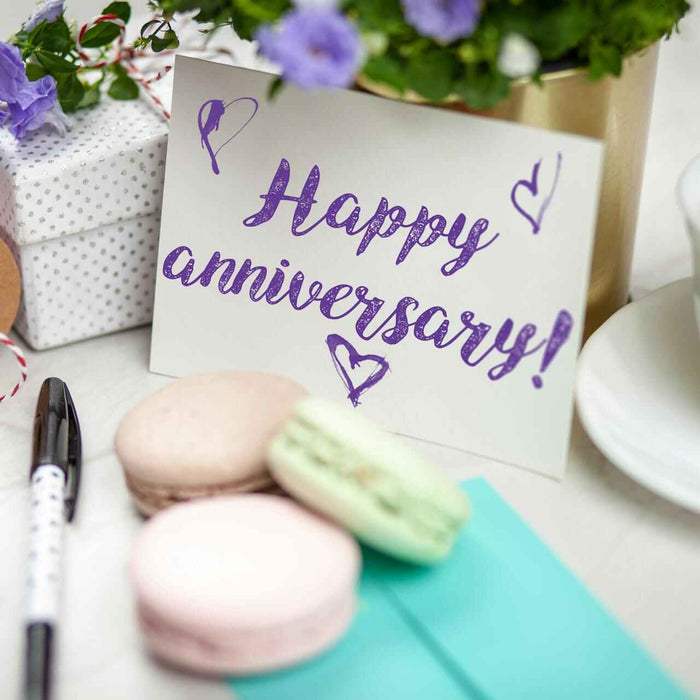 anniversary gifts; card; macarons; presents; flowers; tea; anniversary gifts ideas