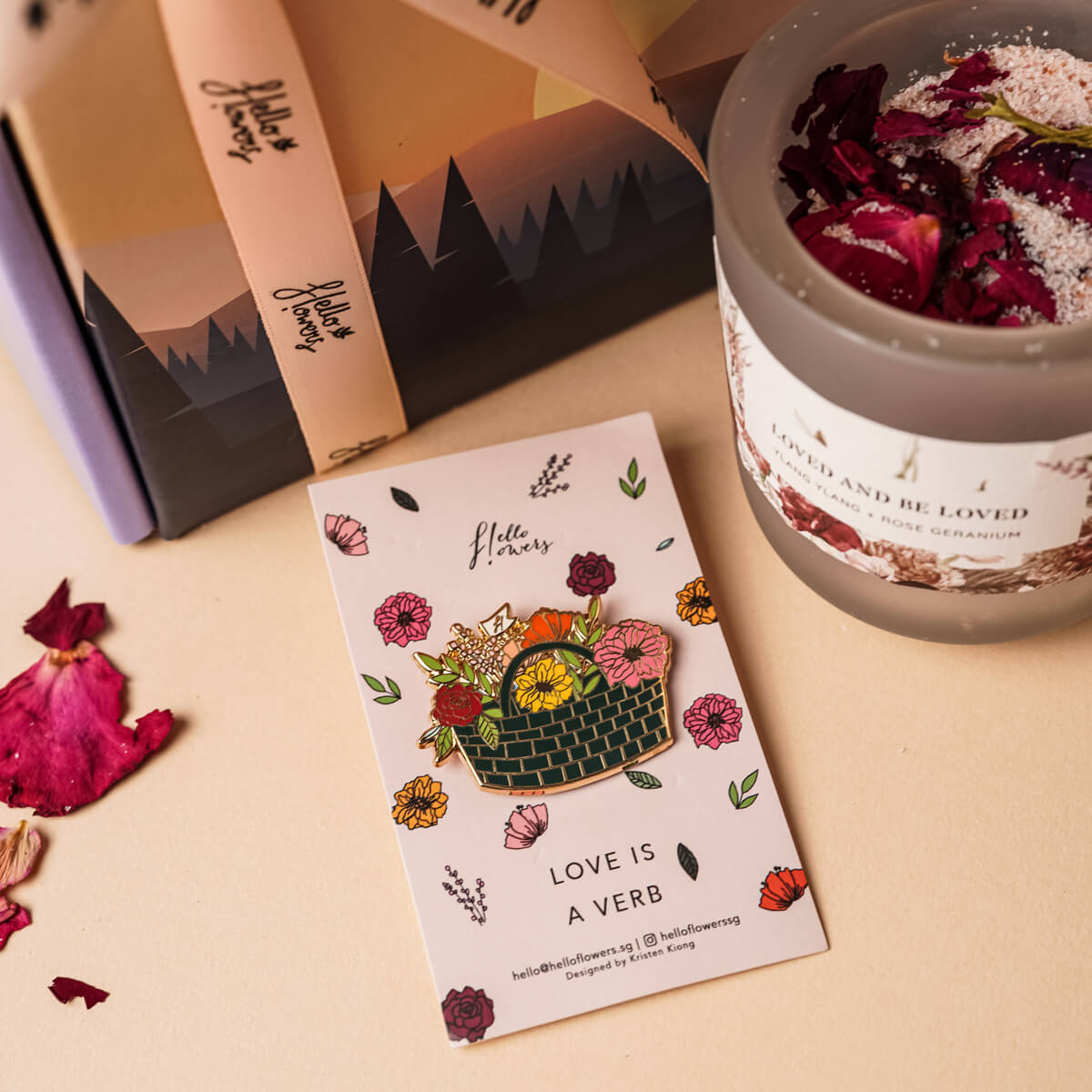 custom corporate gift with candle and pin