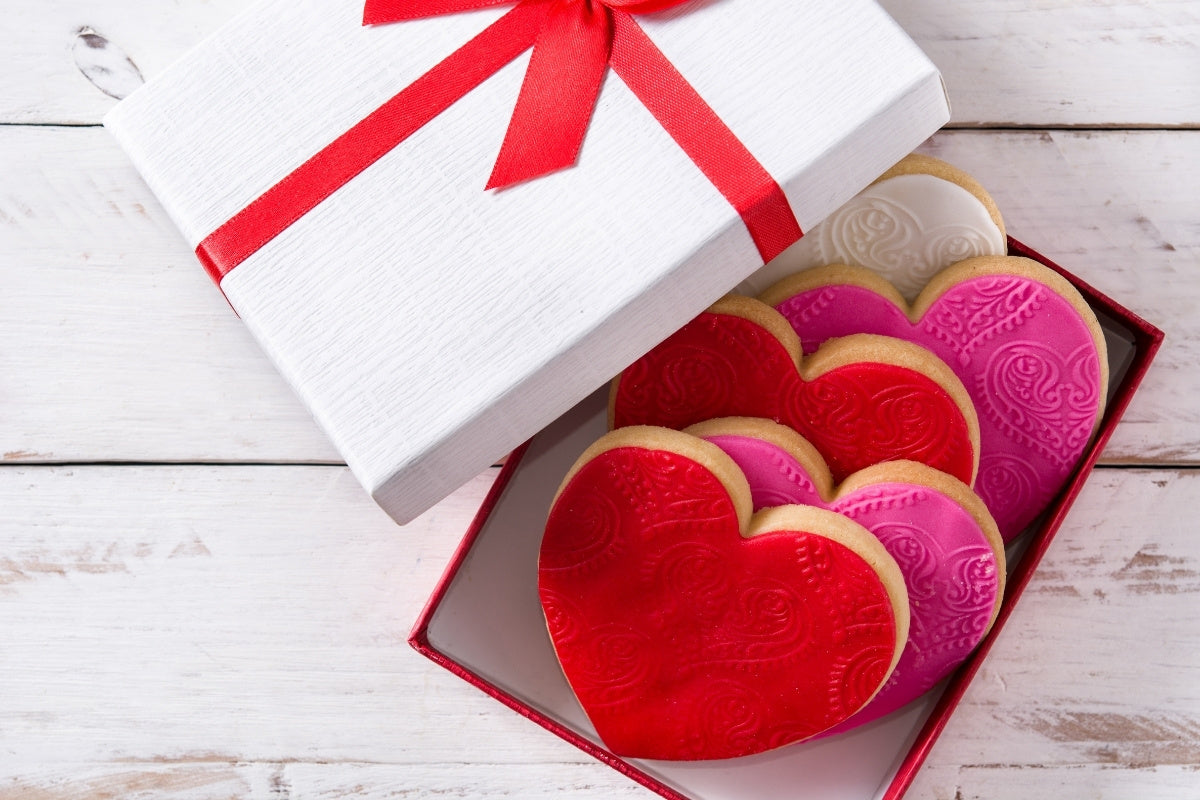 box of heart cookies wedding favor