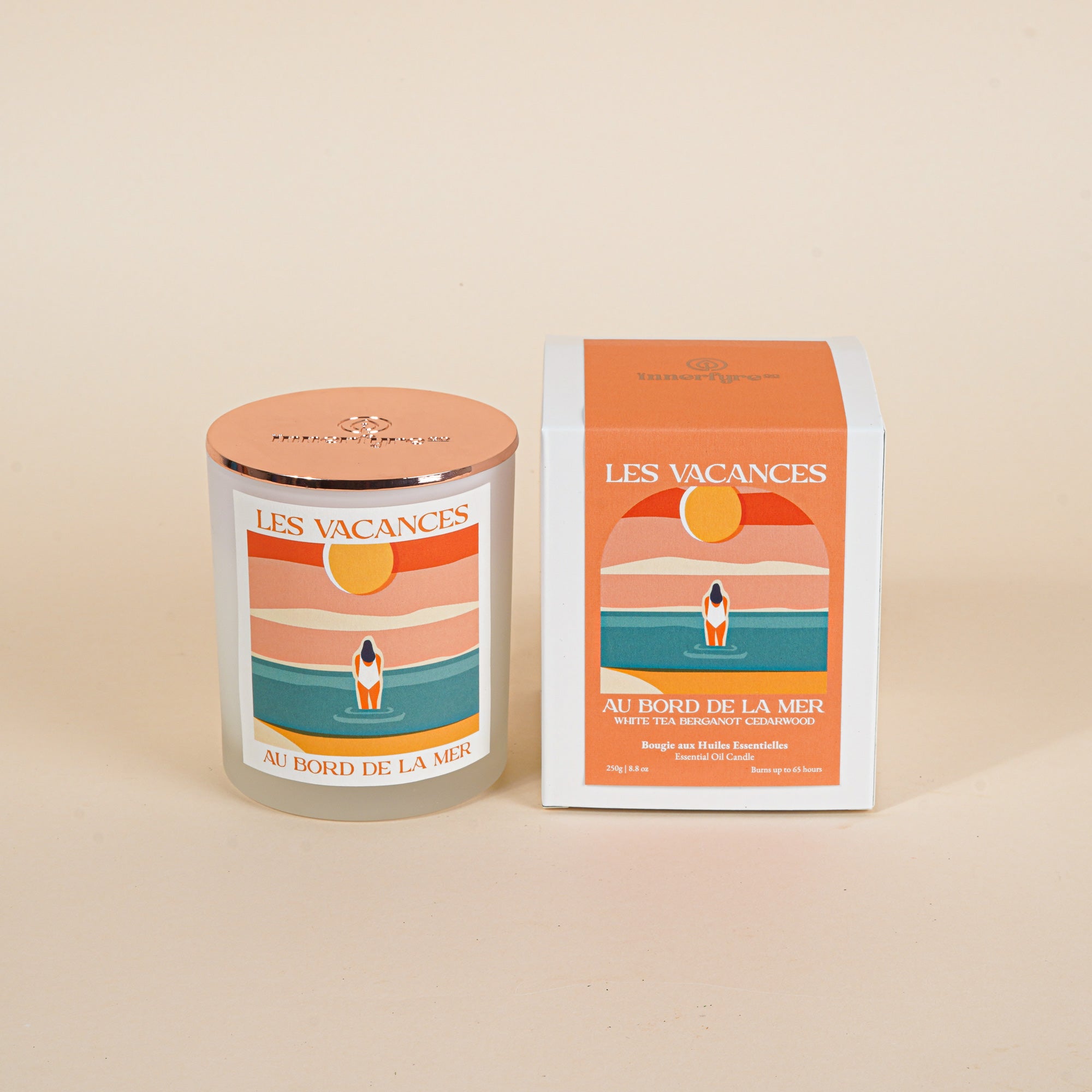 Au Bord de la Mer  white tea, bergamot, cedarwood essential oil candle