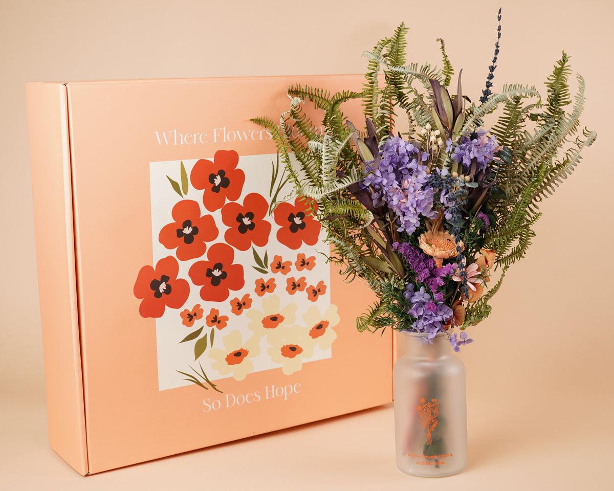 Scented Eternal Bouquet made of preserved hydrangea and dried flowers